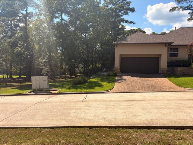 313 Pine Brook Drive, Montgomery, TX 77356