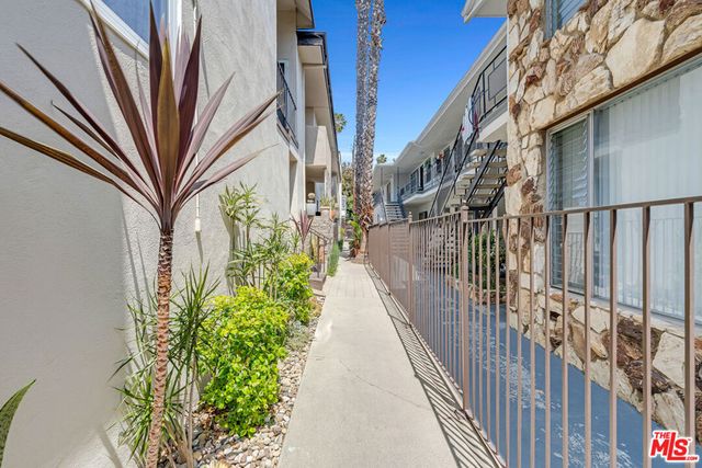 937 5th Street 9, Santa Monica, CA 90403
