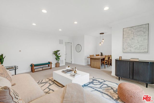 937 5th Street 9, Santa Monica, CA 90403