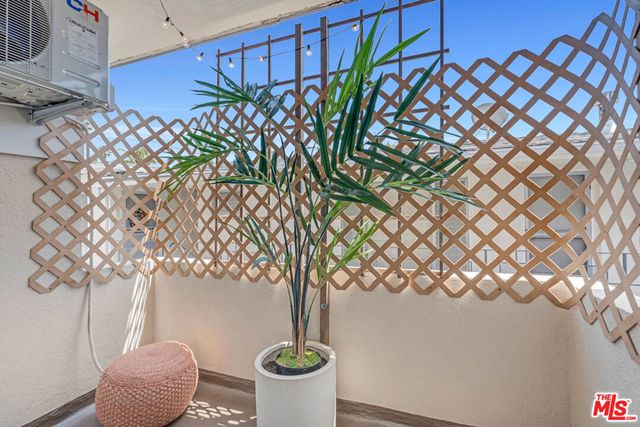 937 5th Street 9, Santa Monica, CA 90403