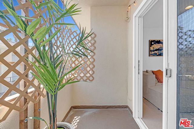 937 5th Street 9, Santa Monica, CA 90403
