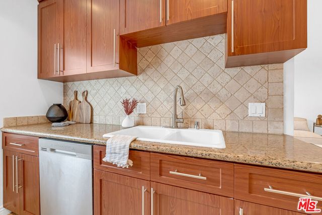 937 5th Street 9, Santa Monica, CA 90403
