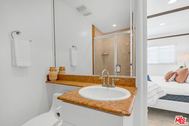 937 5th Street 9, Santa Monica, CA 90403