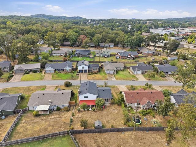 1121 Briar Creek Road, Little Rock, AR 72211