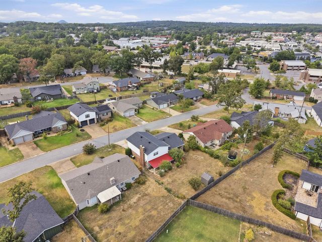 1121 Briar Creek Road, Little Rock, AR 72211