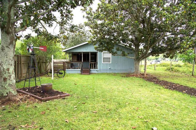 7518 Fm 442 Road, Boling, TX 77420