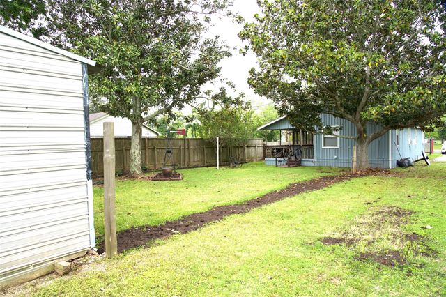 7518 Fm 442 Road, Boling, TX 77420