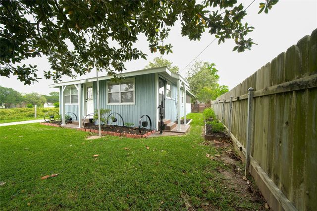 7518 Fm 442 Road, Boling, TX 77420