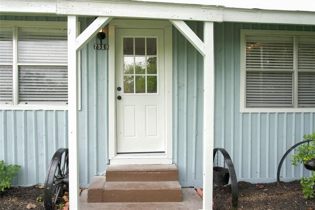 7518 Fm 442 Road, Boling, TX 77420