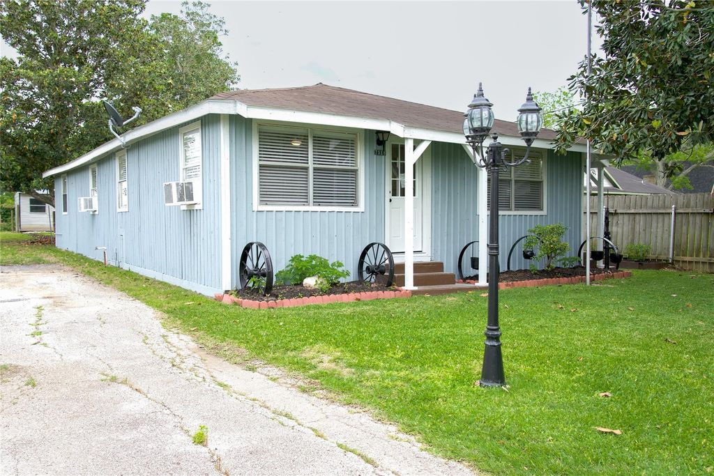 7518 Fm 442 Road, Boling, TX 77420