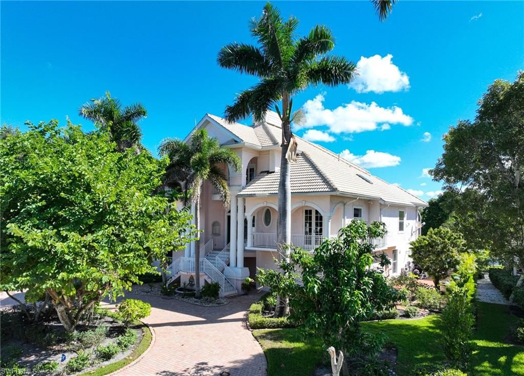 192 Topanga DR, BONITA SPRINGS, FL 34134 — photo 3