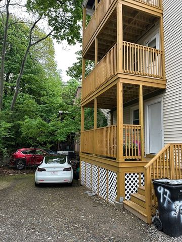 97 Kilsyth Rd 3a, Boston, MA 02135