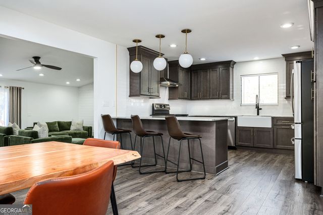 2018 Nancy Circle SE, Smyrna, GA 30080