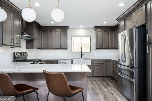 2018 Nancy Circle SE, Smyrna, GA 30080