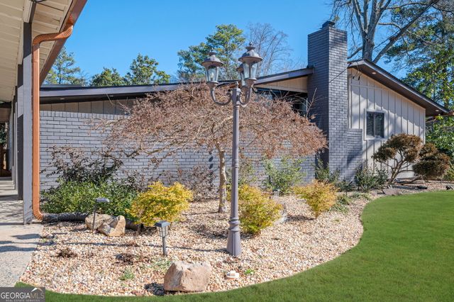 2018 Nancy Circle SE, Smyrna, GA 30080