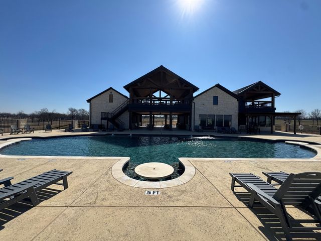 533 Timberland Heights, Windom, TX 75492