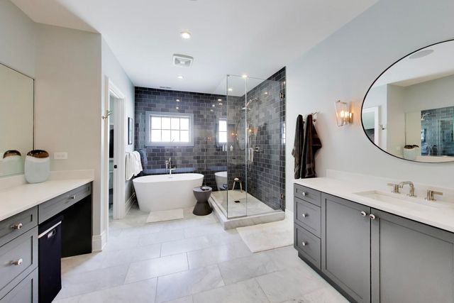 2657 W Belden Avenue, Chicago, IL 60647