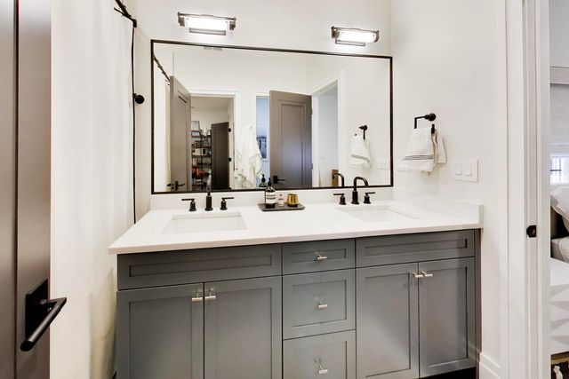 2657 W Belden Avenue, Chicago, IL 60647