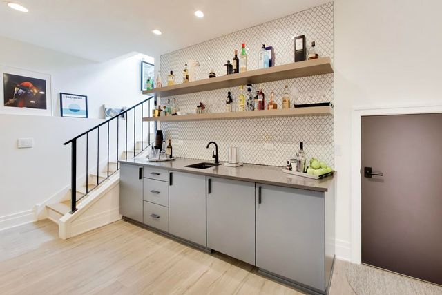 2657 W Belden Avenue, Chicago, IL 60647