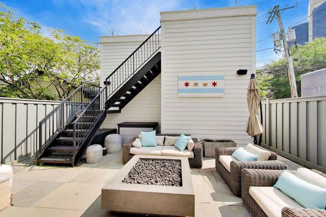 2657 W Belden Avenue, Chicago, IL 60647