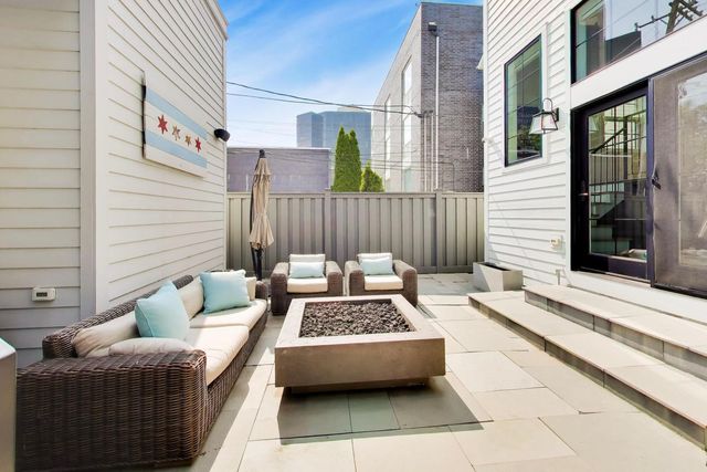 2657 W Belden Avenue, Chicago, IL 60647