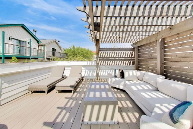 2657 W Belden Avenue, Chicago, IL 60647