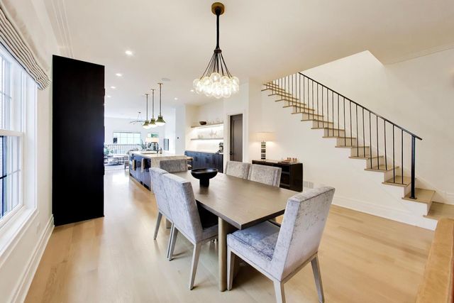 2657 W Belden Avenue, Chicago, IL 60647