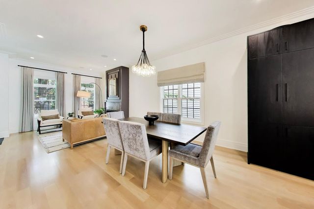 2657 W Belden Avenue, Chicago, IL 60647