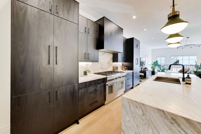 2657 W Belden Avenue, Chicago, IL 60647