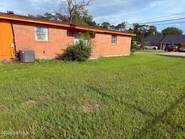9806 PRIORY Avenue, Jacksonville, FL 32208