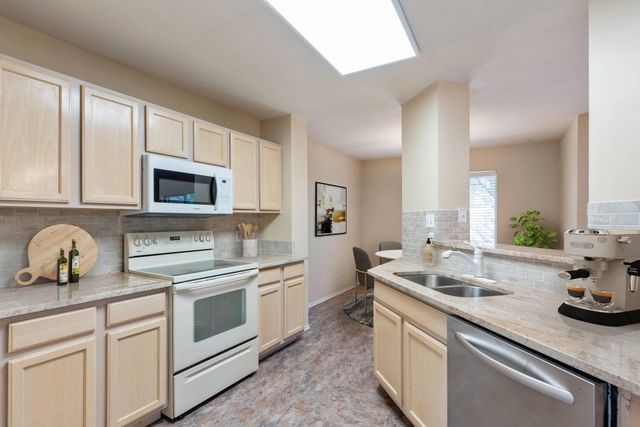 7704 Plateau CV, Lago Vista, TX 78645