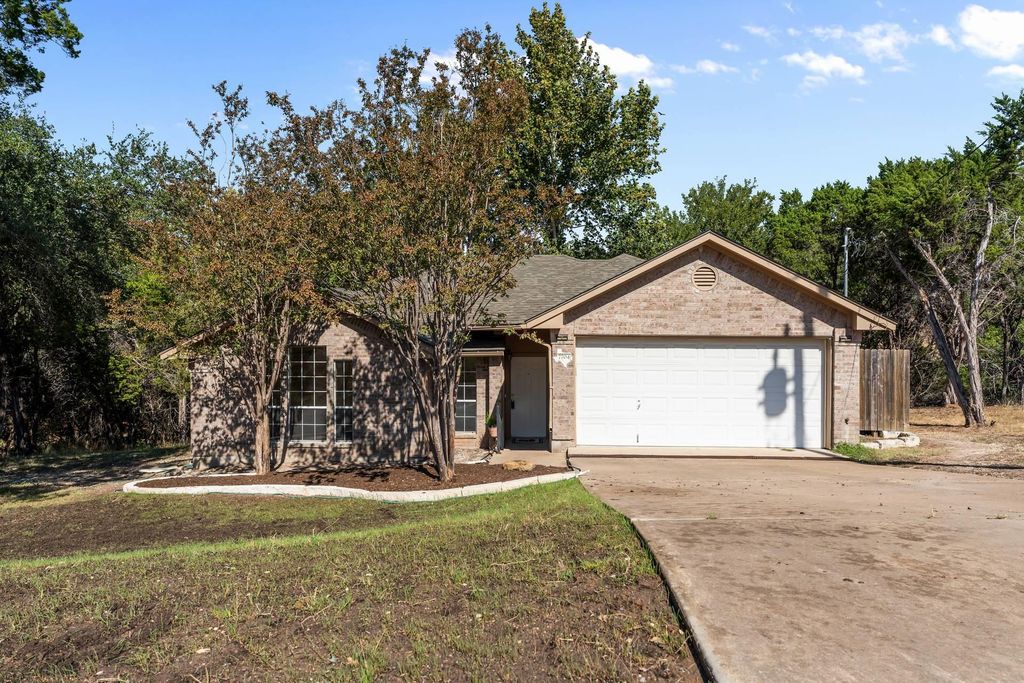 7704 Plateau CV, Lago Vista, TX 78645