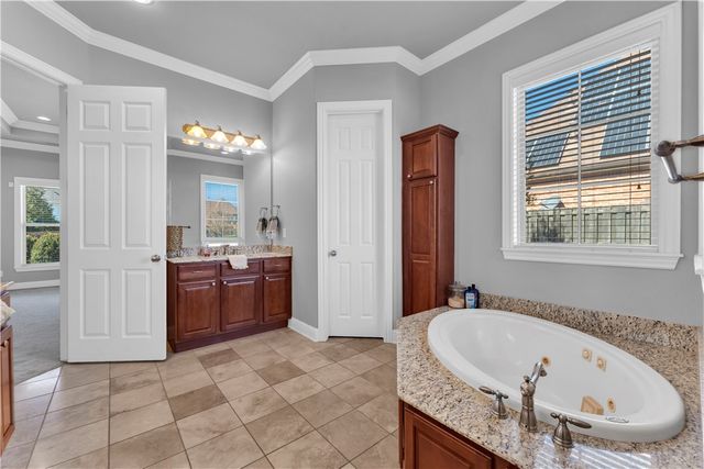 2314 The Peaks Boulevard, Rogers, AR 72758