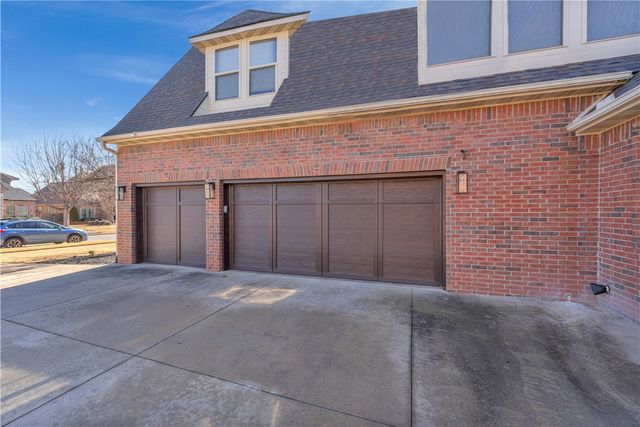 2314 The Peaks Boulevard, Rogers, AR 72758