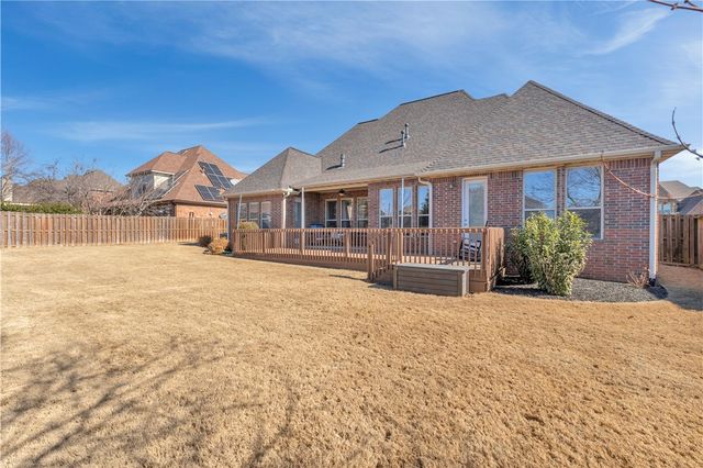 2314 The Peaks Boulevard, Rogers, AR 72758