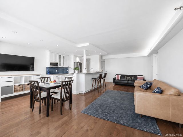 4-74 48th Avenue 29H, Long Island City, NY 11109