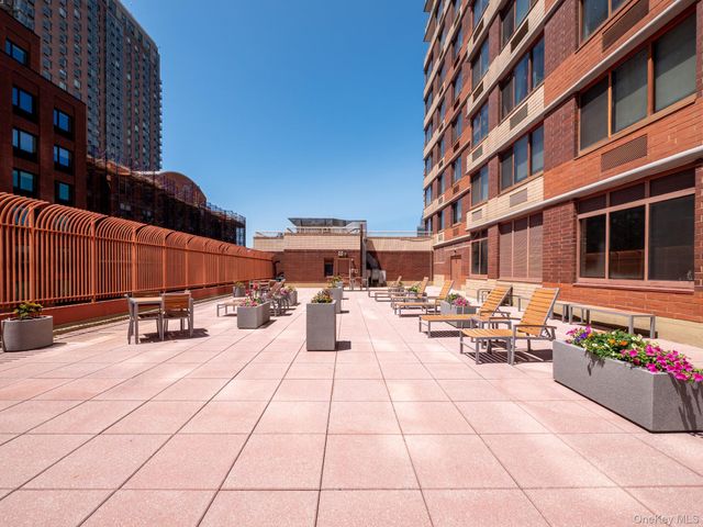 4-74 48th Avenue 29H, Long Island City, NY 11109