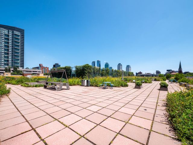 4-74 48th Avenue 29H, Long Island City, NY 11109