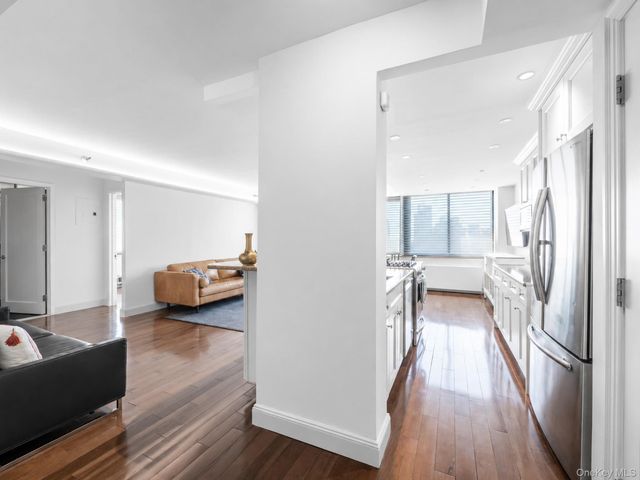 4-74 48th Avenue 29H, Long Island City, NY 11109