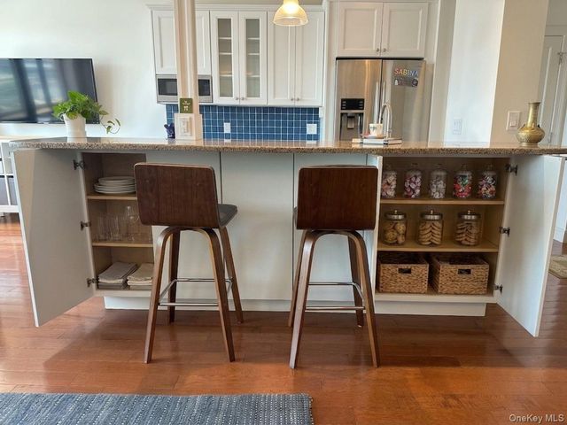 4-74 48th Avenue 29H, Long Island City, NY 11109
