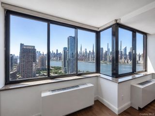 4-74 48th Avenue 29H, Long Island City, NY 11109