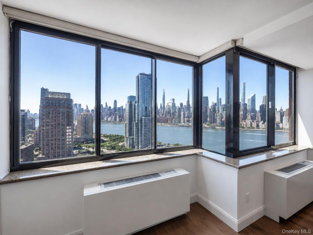 4-74 48th Avenue 29H, Long Island City, NY 11109
