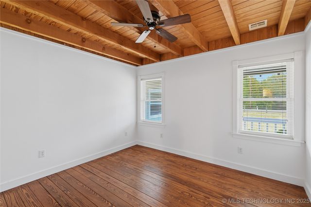 60 Edgewood Road, Eufaula, OK 74432