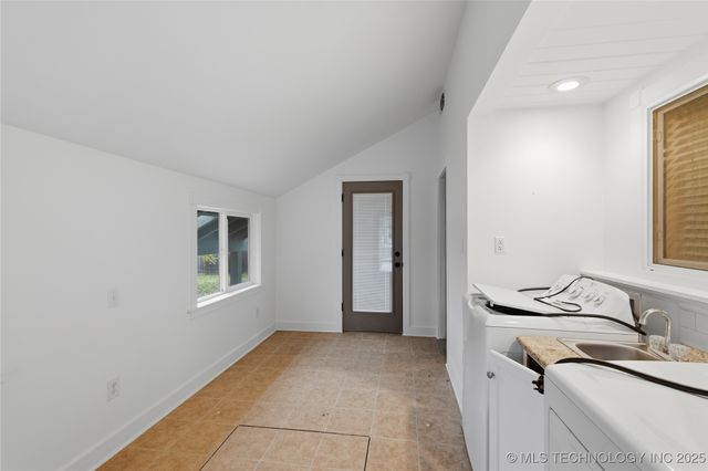 60 Edgewood Road, Eufaula, OK 74432