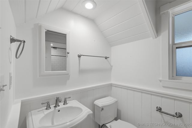 60 Edgewood Road, Eufaula, OK 74432