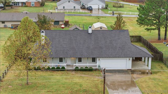 60 Edgewood Road, Eufaula, OK 74432