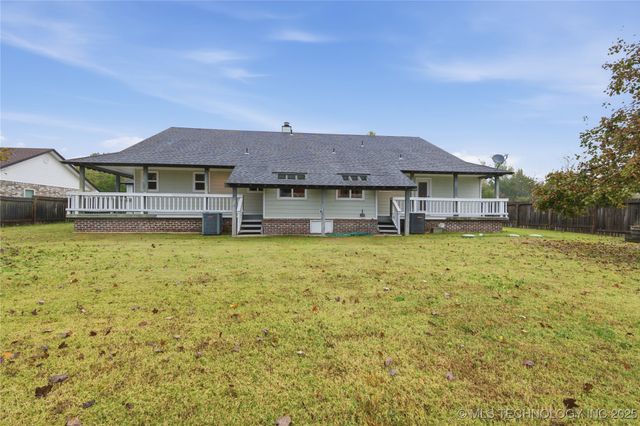 60 Edgewood Road, Eufaula, OK 74432