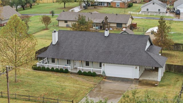 60 Edgewood Road, Eufaula, OK 74432