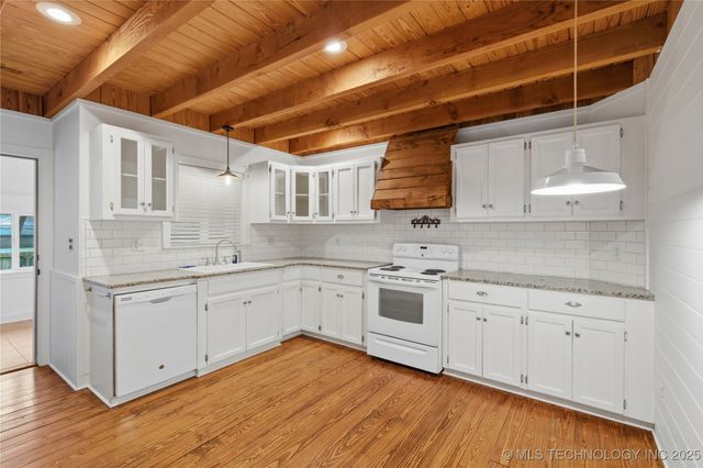 60 Edgewood Road, Eufaula, OK 74432