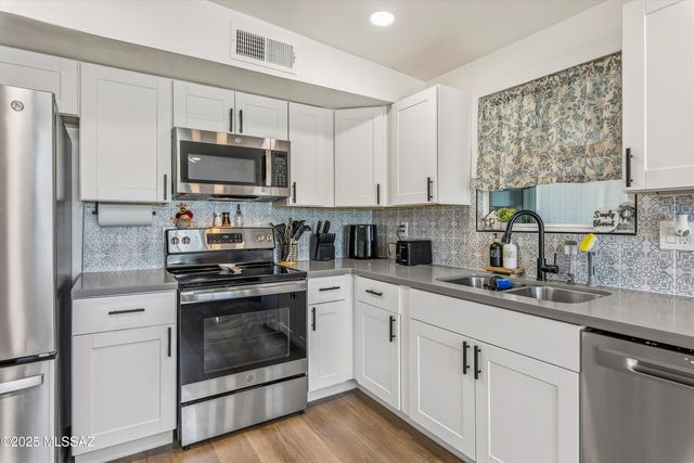 8448 E Ruby Drive, Tucson, AZ 85730